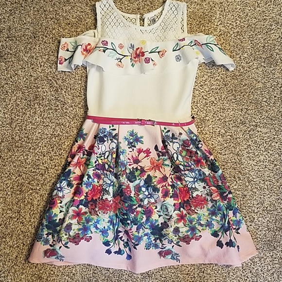 Beautees Other - Beautiful Easter Dress!